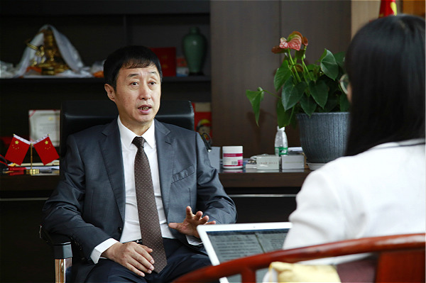 中国中非电子商务有限公司董事长侯志刚日前在接受中国经济时报记者